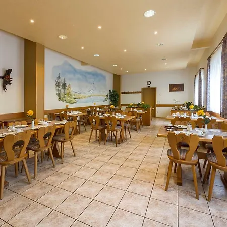 Grune Au 招待所 Hasselroth